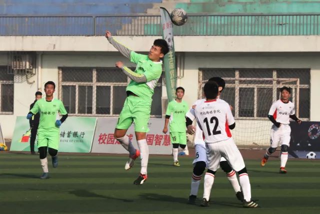 中网资格赛首日中国金花1胜7负 郑钦文首轮轮空